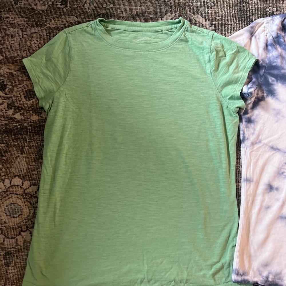 Universal Thread tees Small - Picture 2 of 3